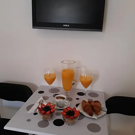 Mogul Apartment